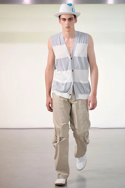Look 17